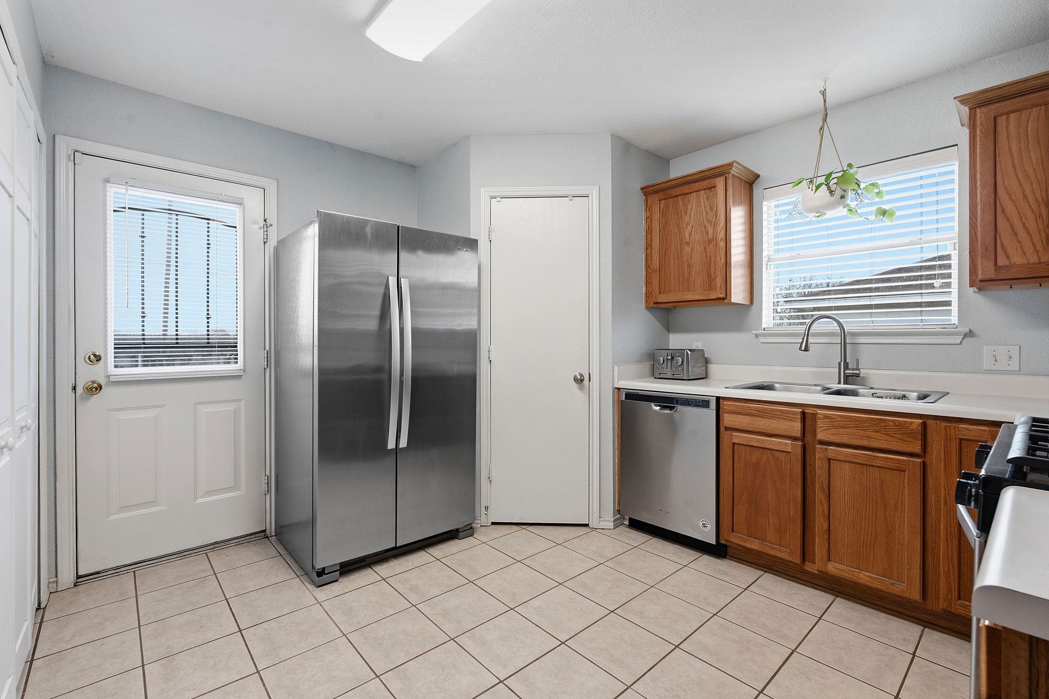 626 Atlantis Kyle TX 78640
