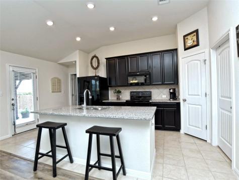 130 Sunshine Lane Kyle TX 78640