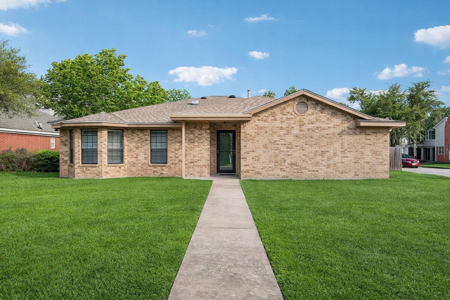 1800 Cedarlawn Street Taylor TX 76574