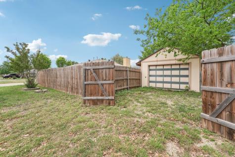 1800 Cedarlawn Street Taylor TX 76574