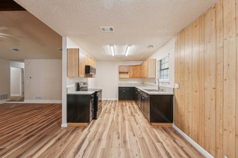 1800 Cedarlawn Street Taylor TX 76574