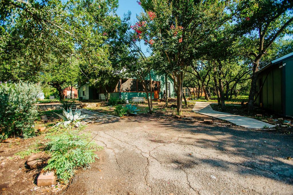 204 E Lakeshore Drive Dripping Springs TX 78620
