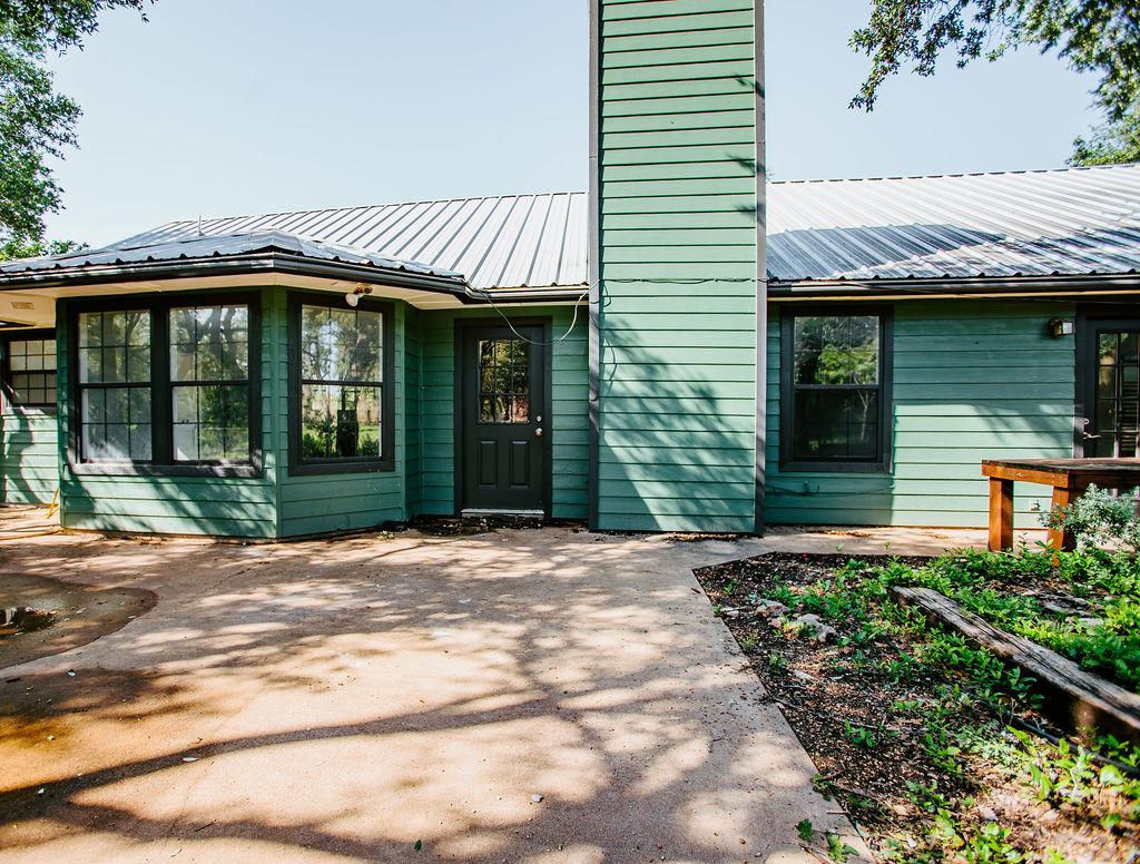 204 E Lakeshore Drive Dripping Springs TX 78620
