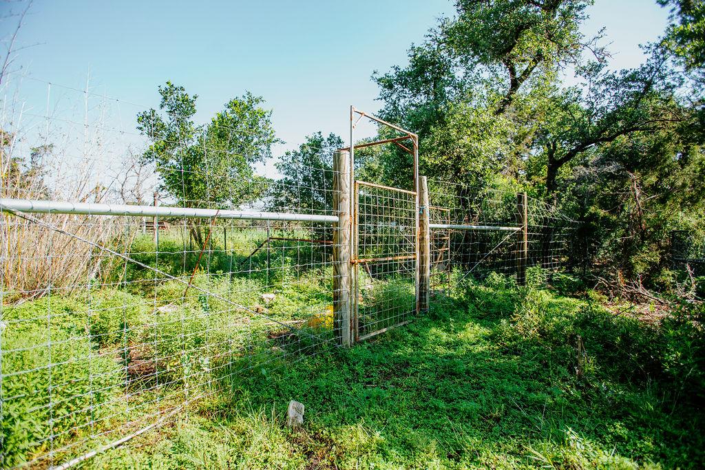 204 E Lakeshore Drive Dripping Springs TX 78620