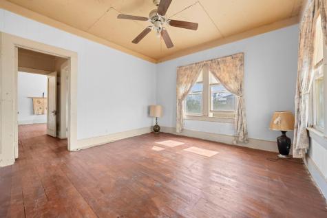 401 S Love Avenue Florence TX 76527