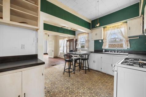 401 S Love Avenue Florence TX 76527