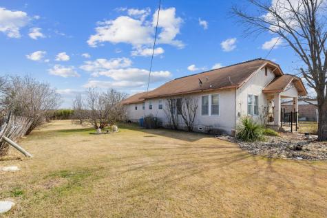 401 S Love Avenue Florence TX 76527