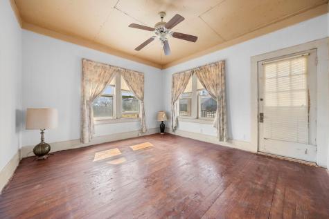 401 S Love Avenue Florence TX 76527