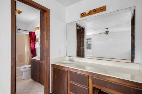 401 S Love Avenue Florence TX 76527