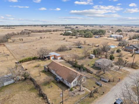 401 S Love Avenue Florence TX 76527