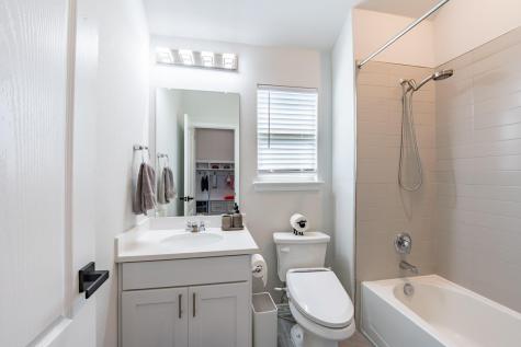 402 Pulitzer Drive Hutto TX 78634