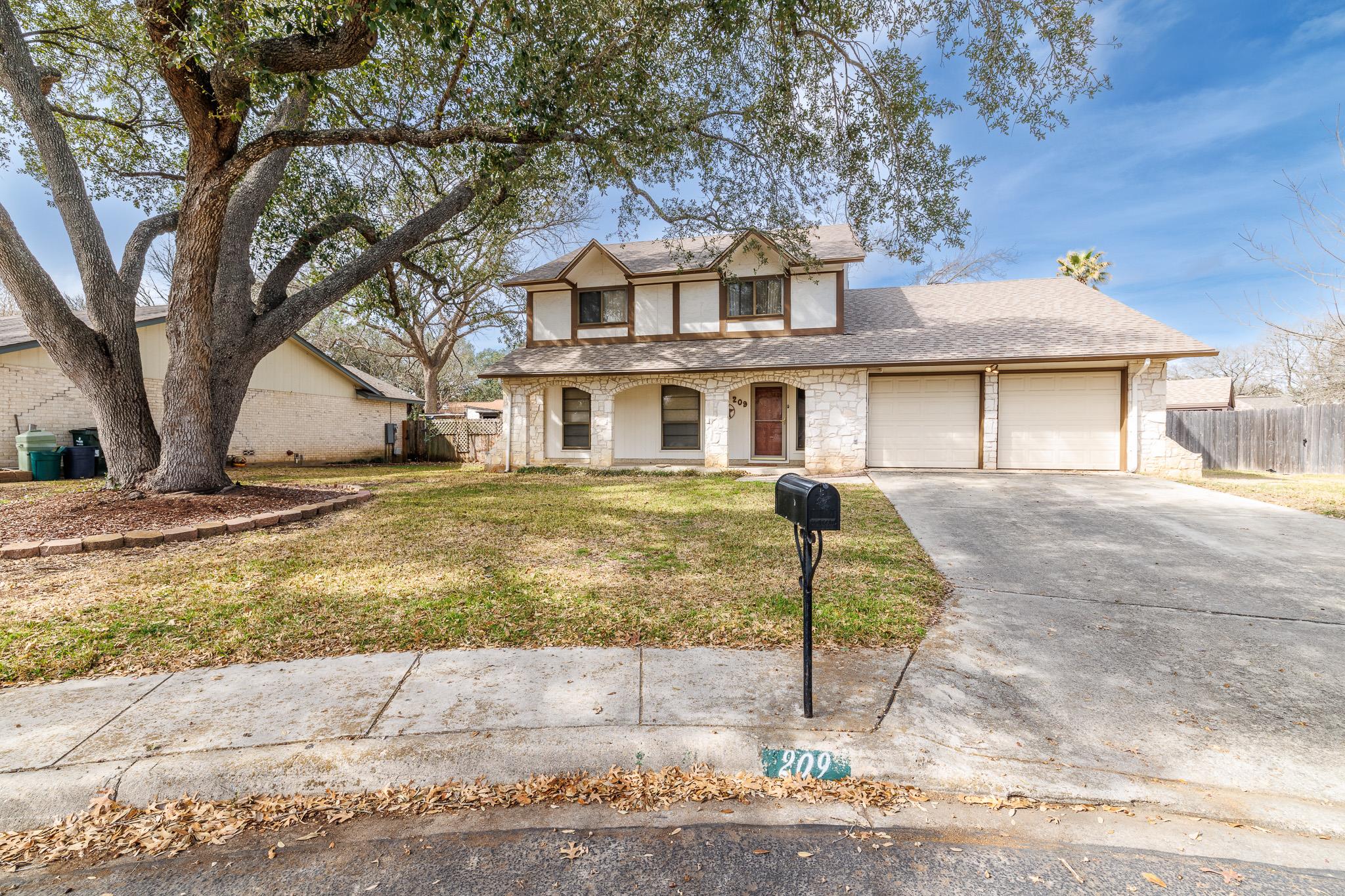 209 Coventry Lane Seguin TX 78155
