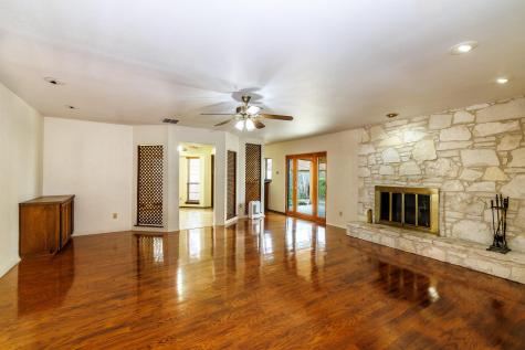 209 Coventry Lane Seguin TX 78155