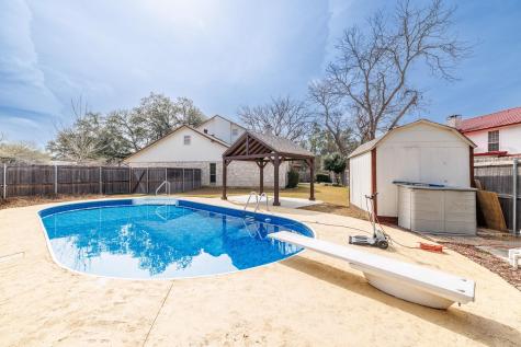 209 Coventry Lane Seguin TX 78155