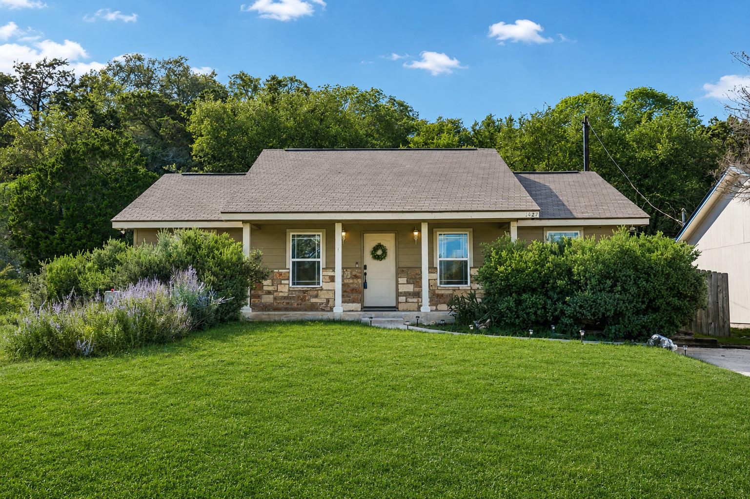 1427 Bonnyview Drive Canyon Lake TX 78133