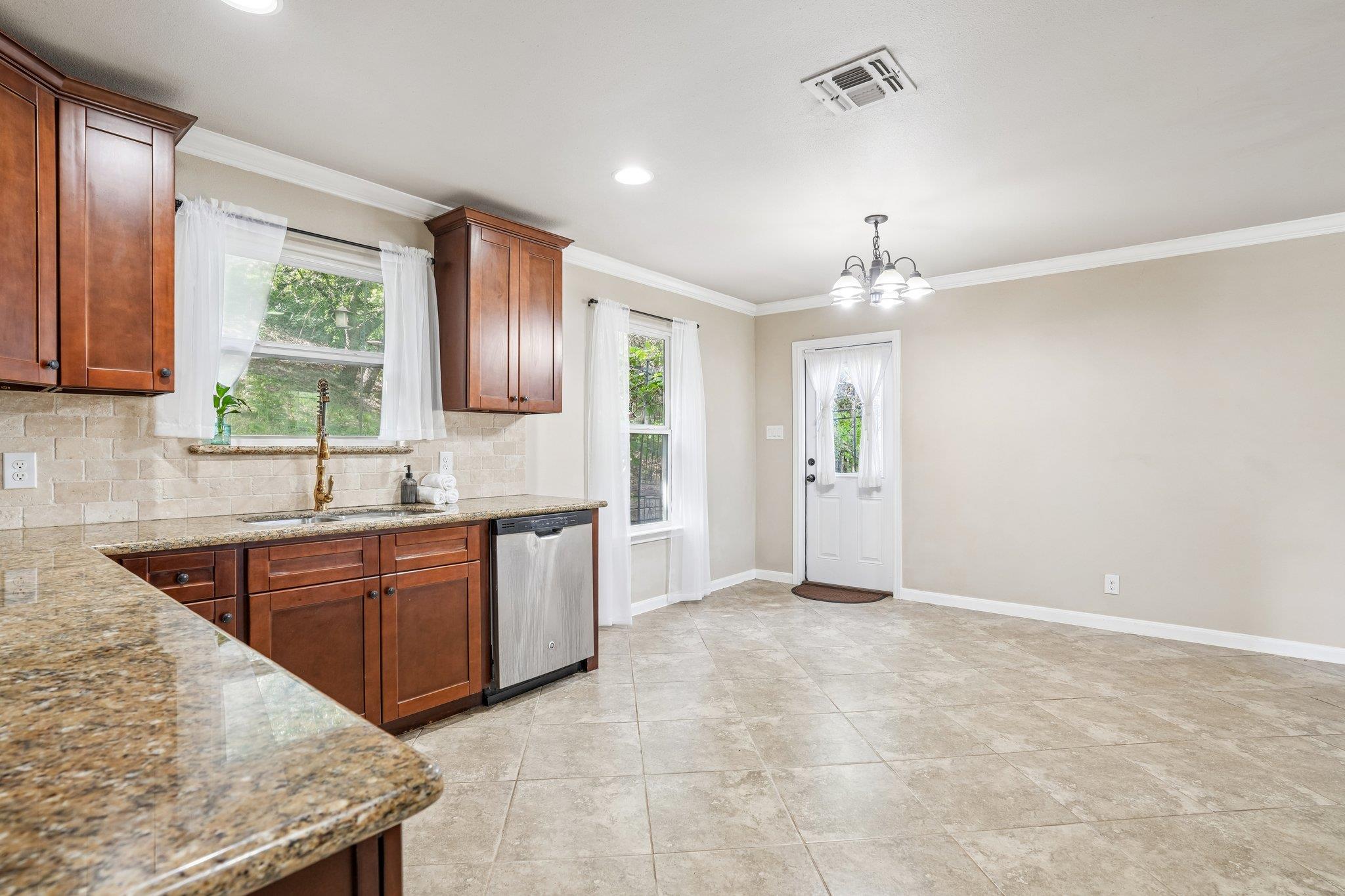1427 Bonnyview Drive Canyon Lake TX 78133