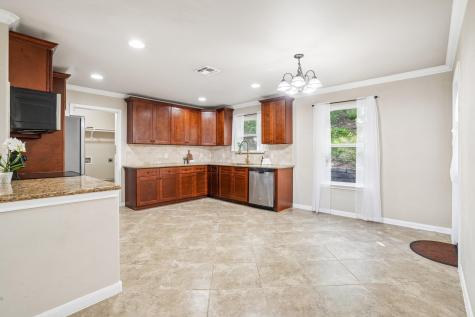 1427 Bonnyview Drive Canyon Lake TX 78133