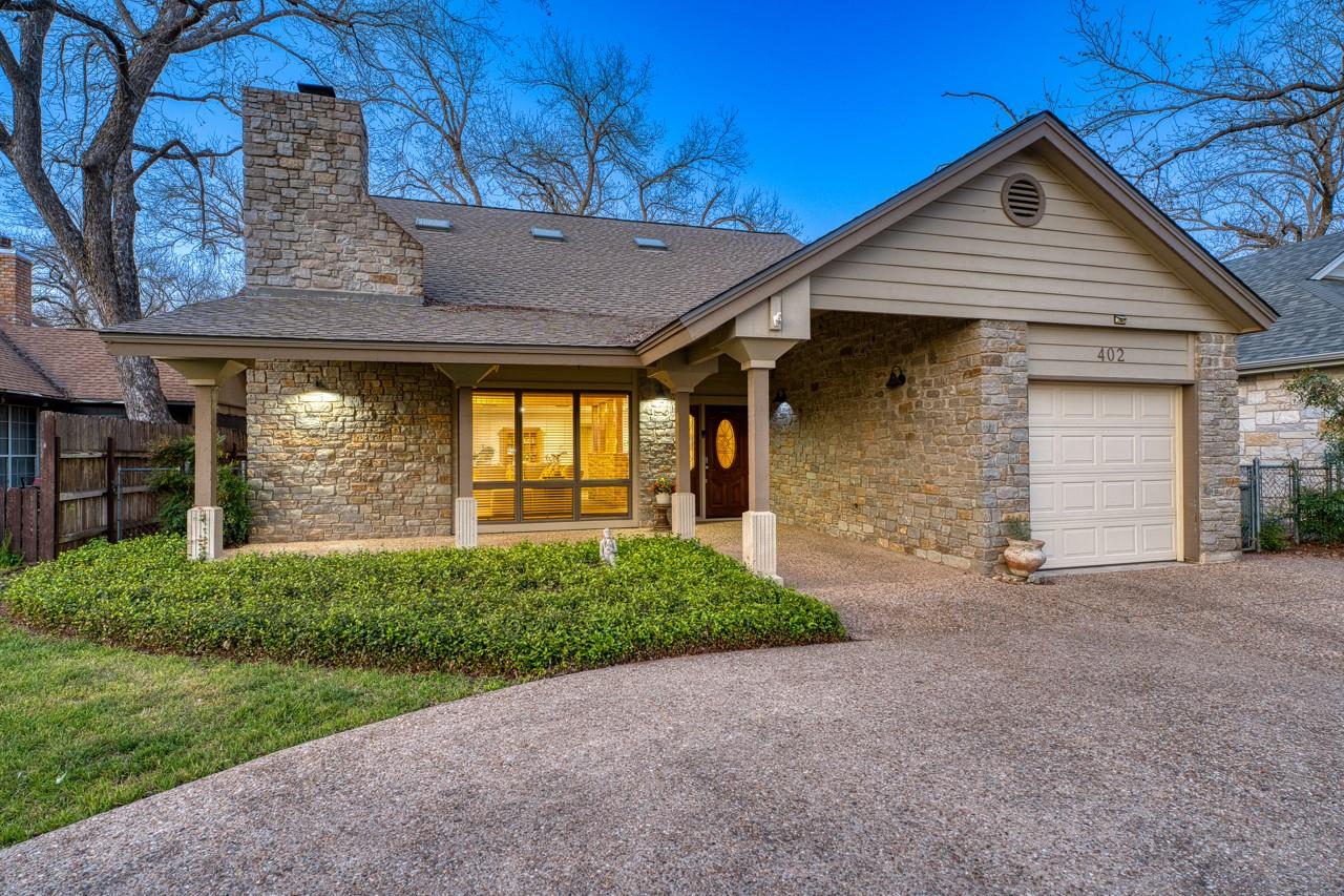 402 Meadowlakes Drive Meadowlakes TX 78654