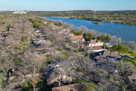 402 Meadowlakes Drive Meadowlakes TX 78654