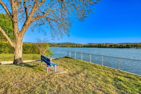 402 Meadowlakes Drive Meadowlakes TX 78654