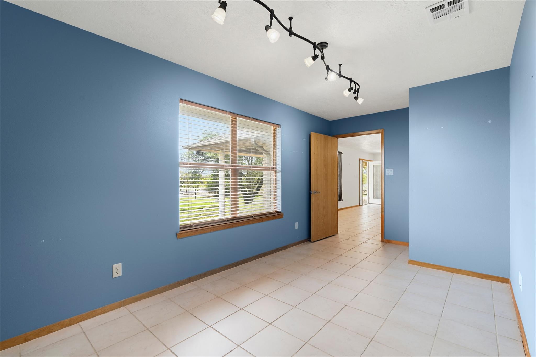 640 W F Avenue Milano TX 76556