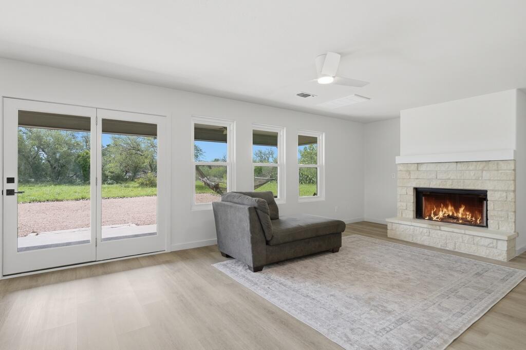 25429 Cove Drive Spicewood TX 78669
