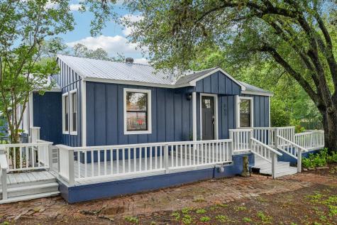 605 Bishop Street Smithville TX 78957