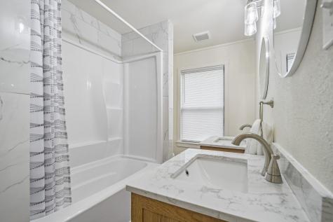 605 Bishop Street Smithville TX 78957