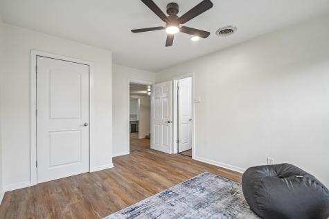 605 Bishop Street Smithville TX 78957