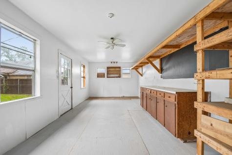 605 Bishop Street Smithville TX 78957