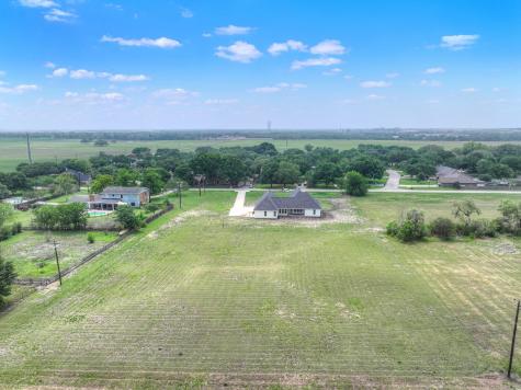 110 Lake Village Road Seguin TX 78155