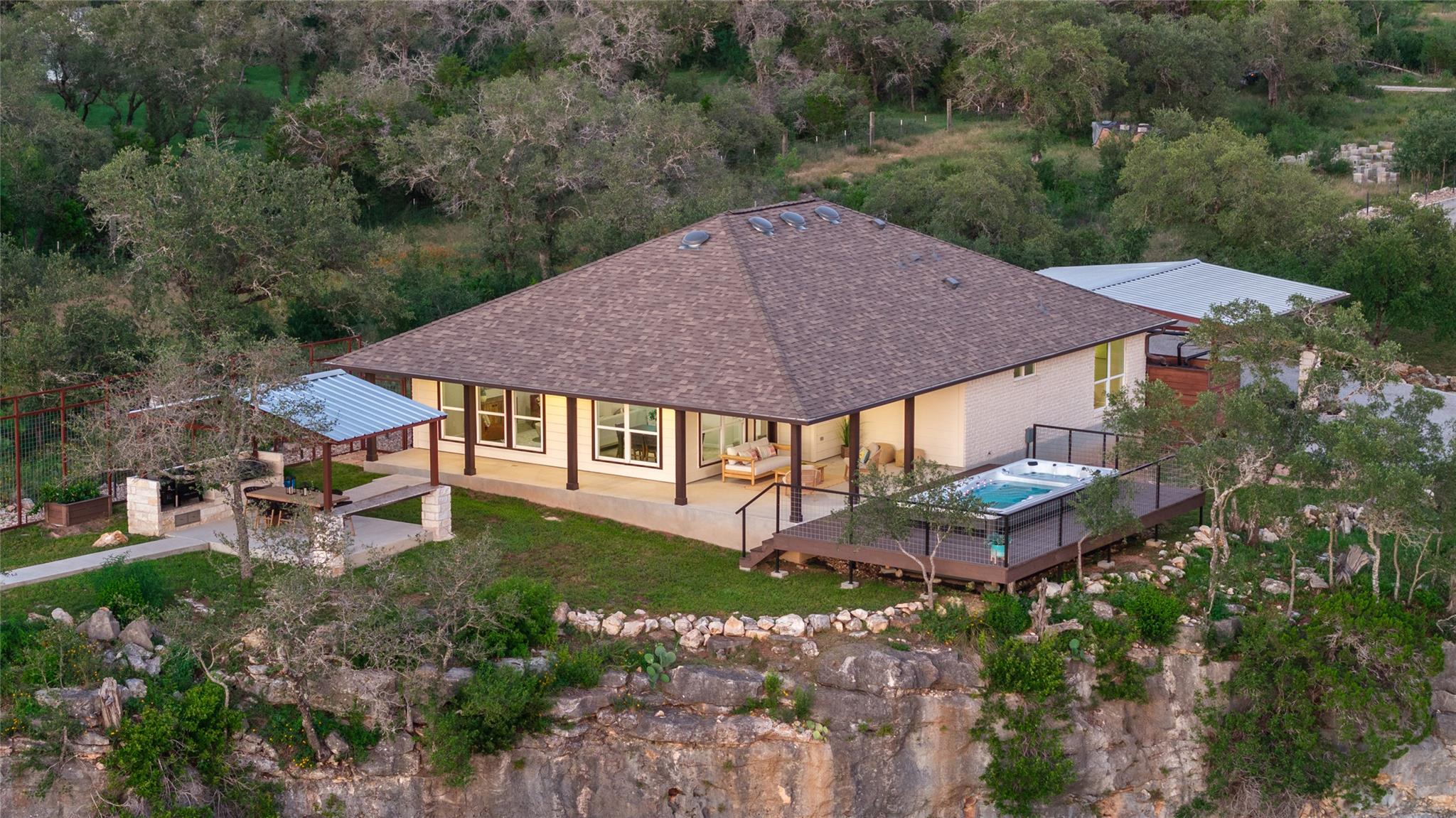 1104 Cliffview Drive Spicewood TX 78669