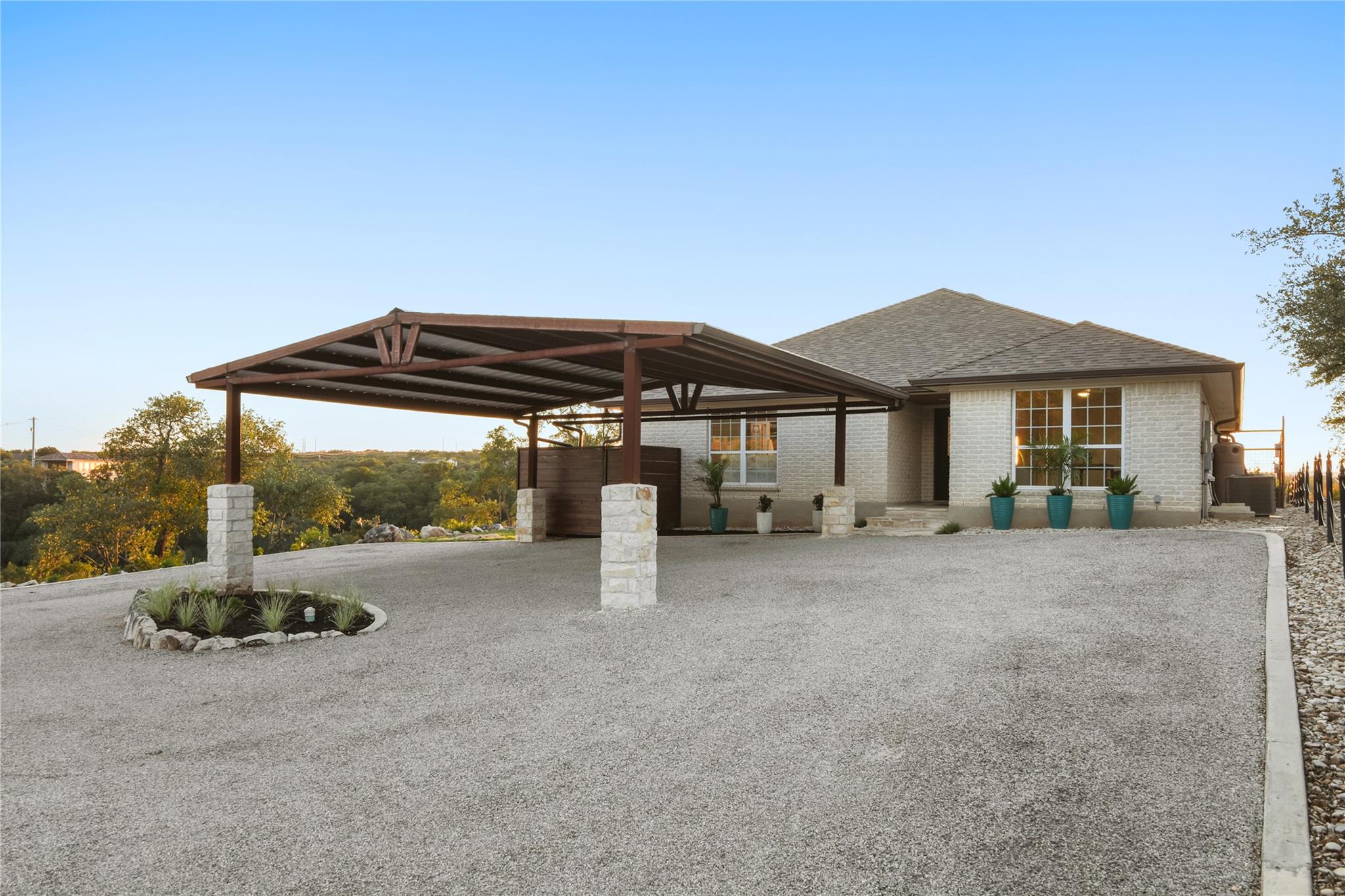 1104 Cliffview Drive Spicewood TX 78669