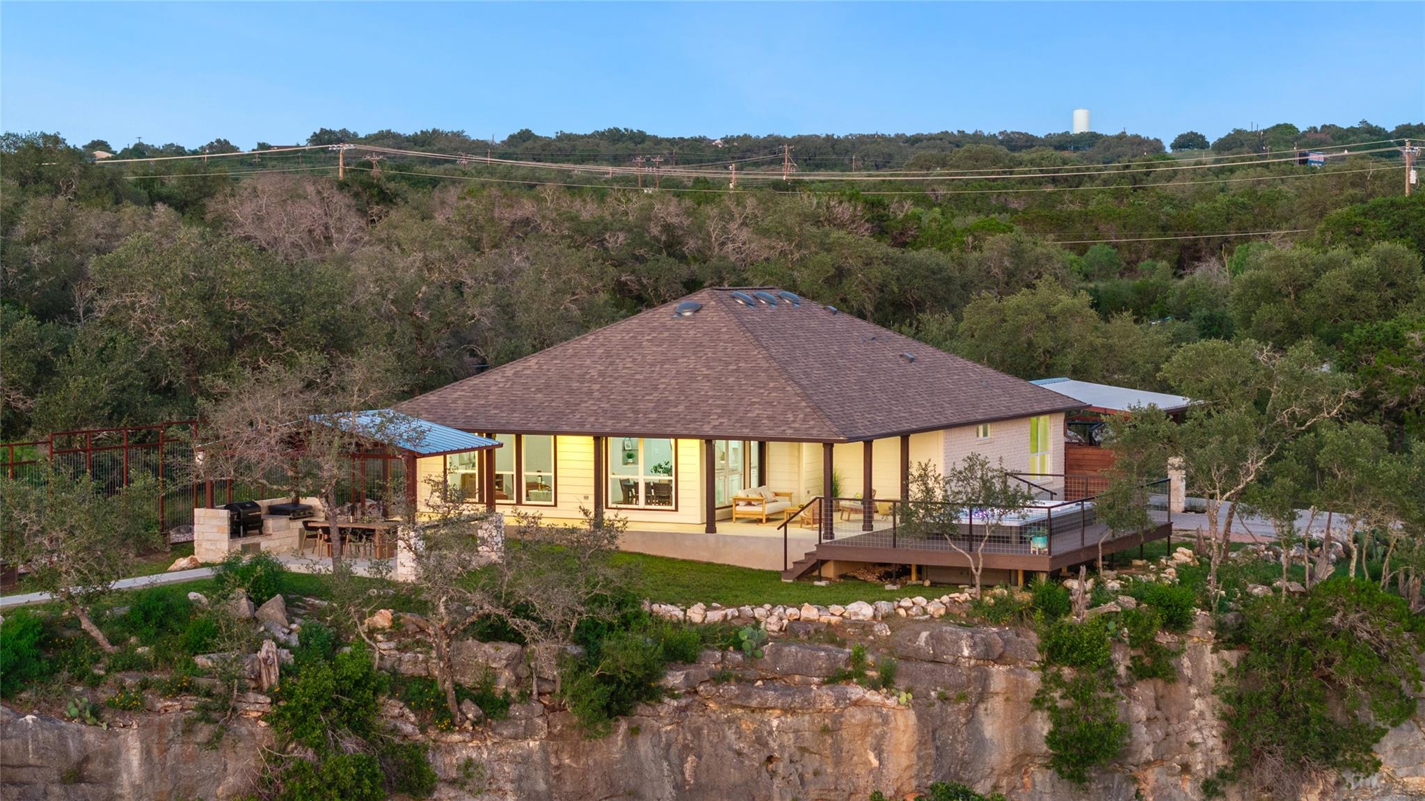 1104 Cliffview Drive Spicewood TX 78669
