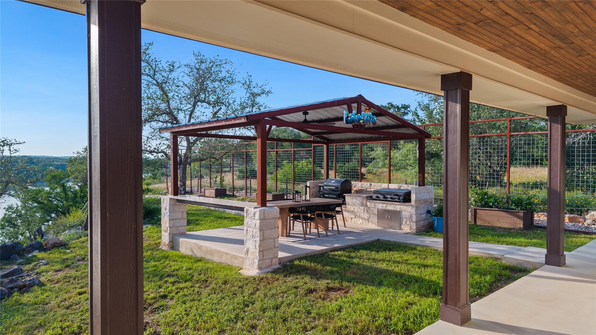 1104 Cliffview Drive Spicewood TX 78669