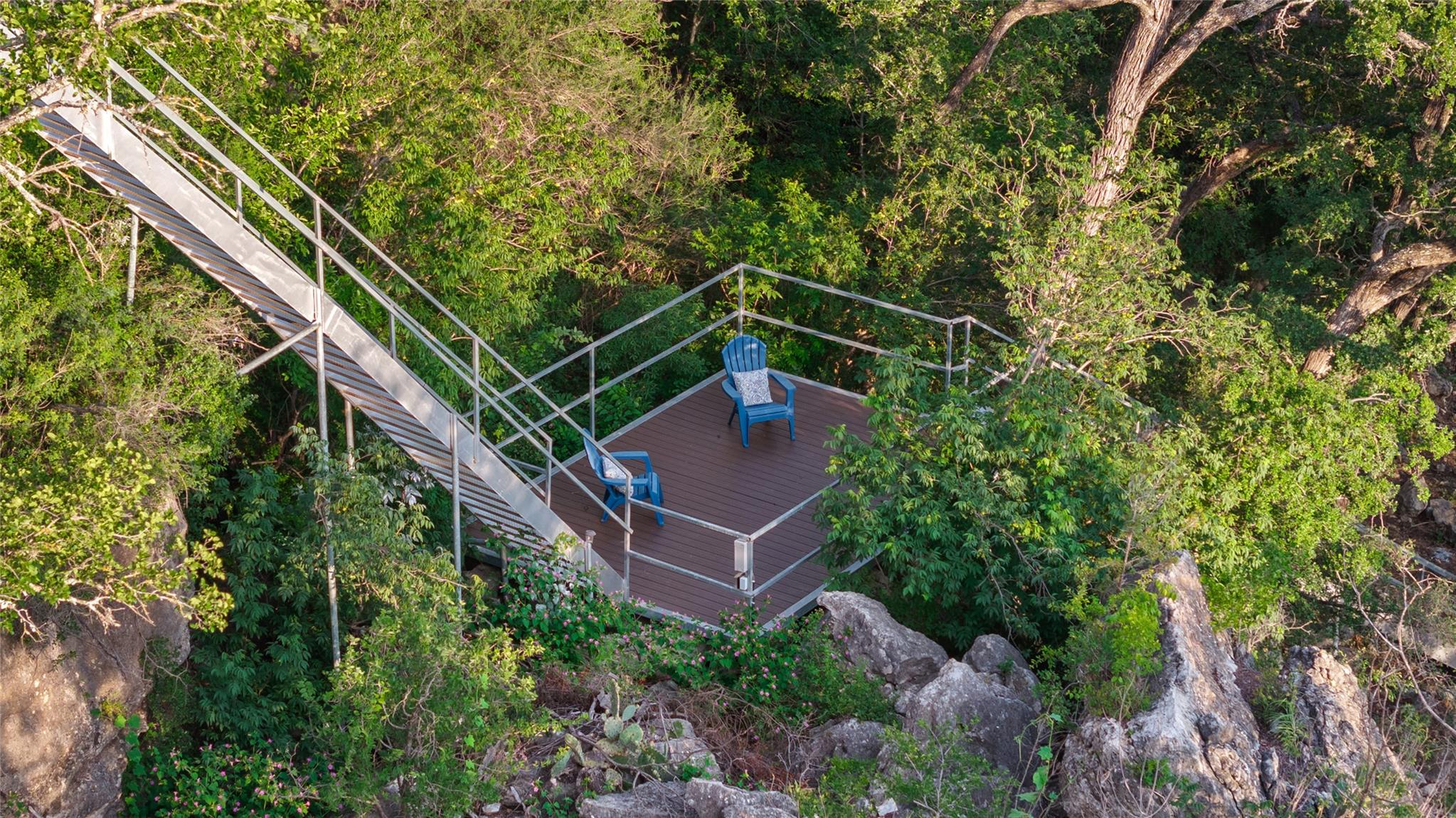 1104 Cliffview Drive Spicewood TX 78669