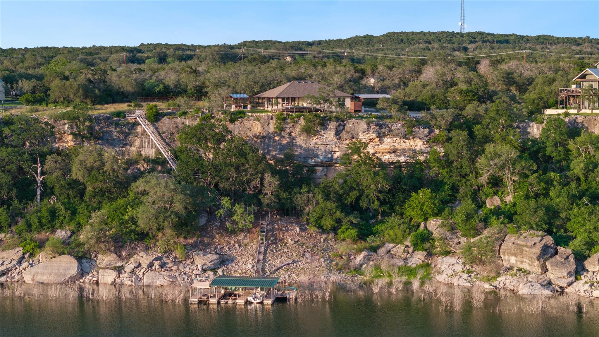 1104 Cliffview Drive Spicewood TX 78669