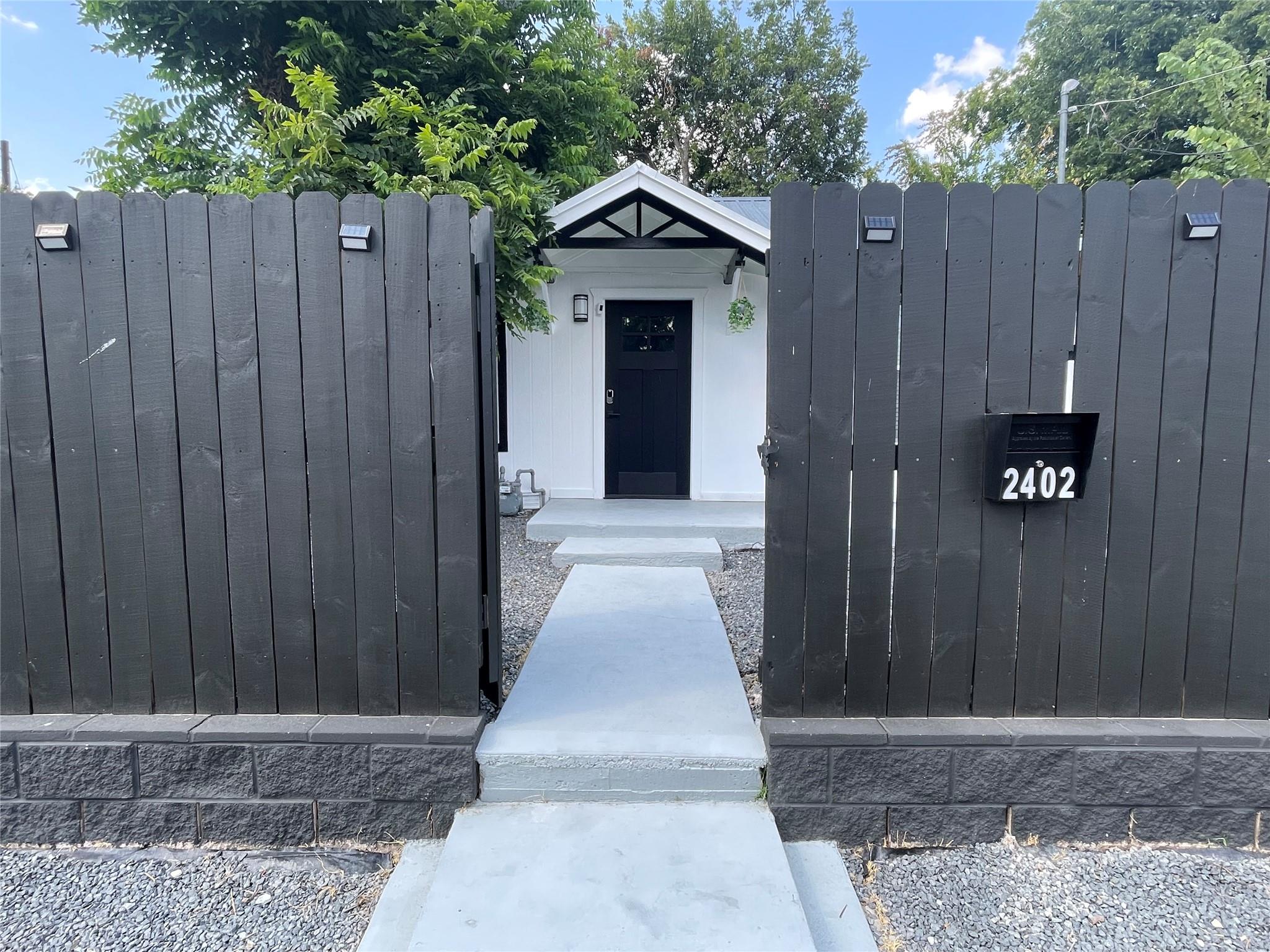 2402 Santa Rita Street Austin TX 78702