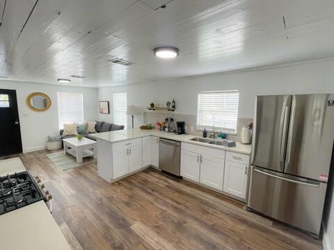 2402 Santa Rita Street Austin TX 78702