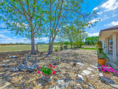 1281 Private Road 7037 Lexington TX 78947