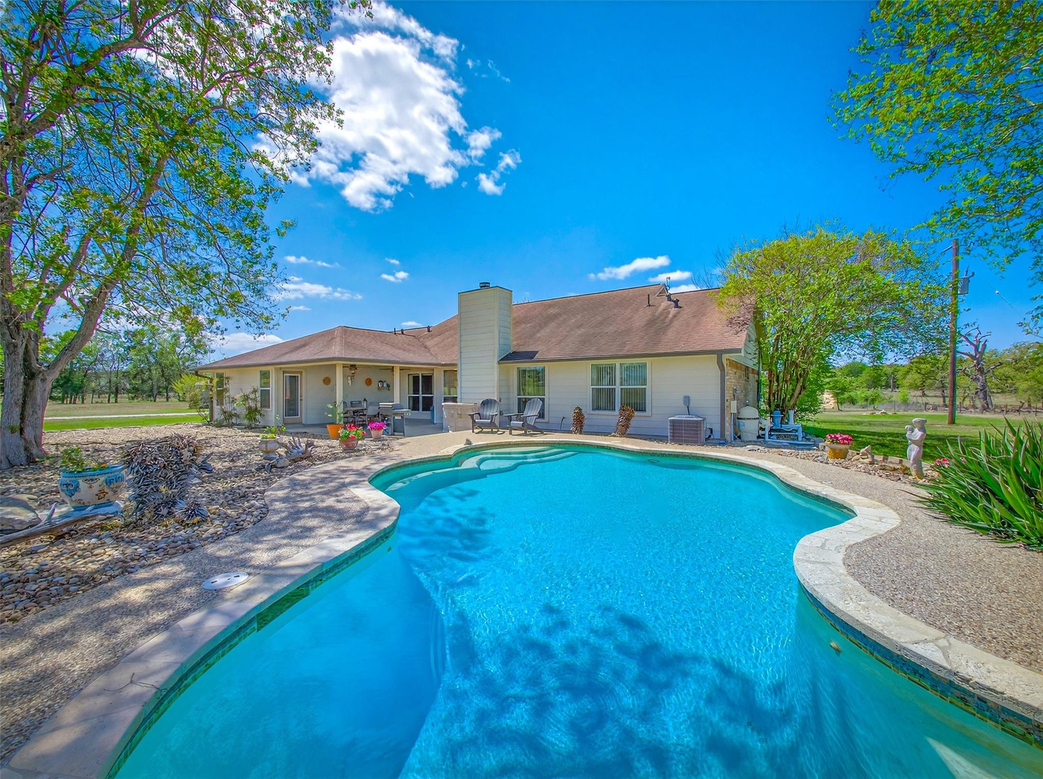 1281 Private Road 7037 Lexington TX 78947