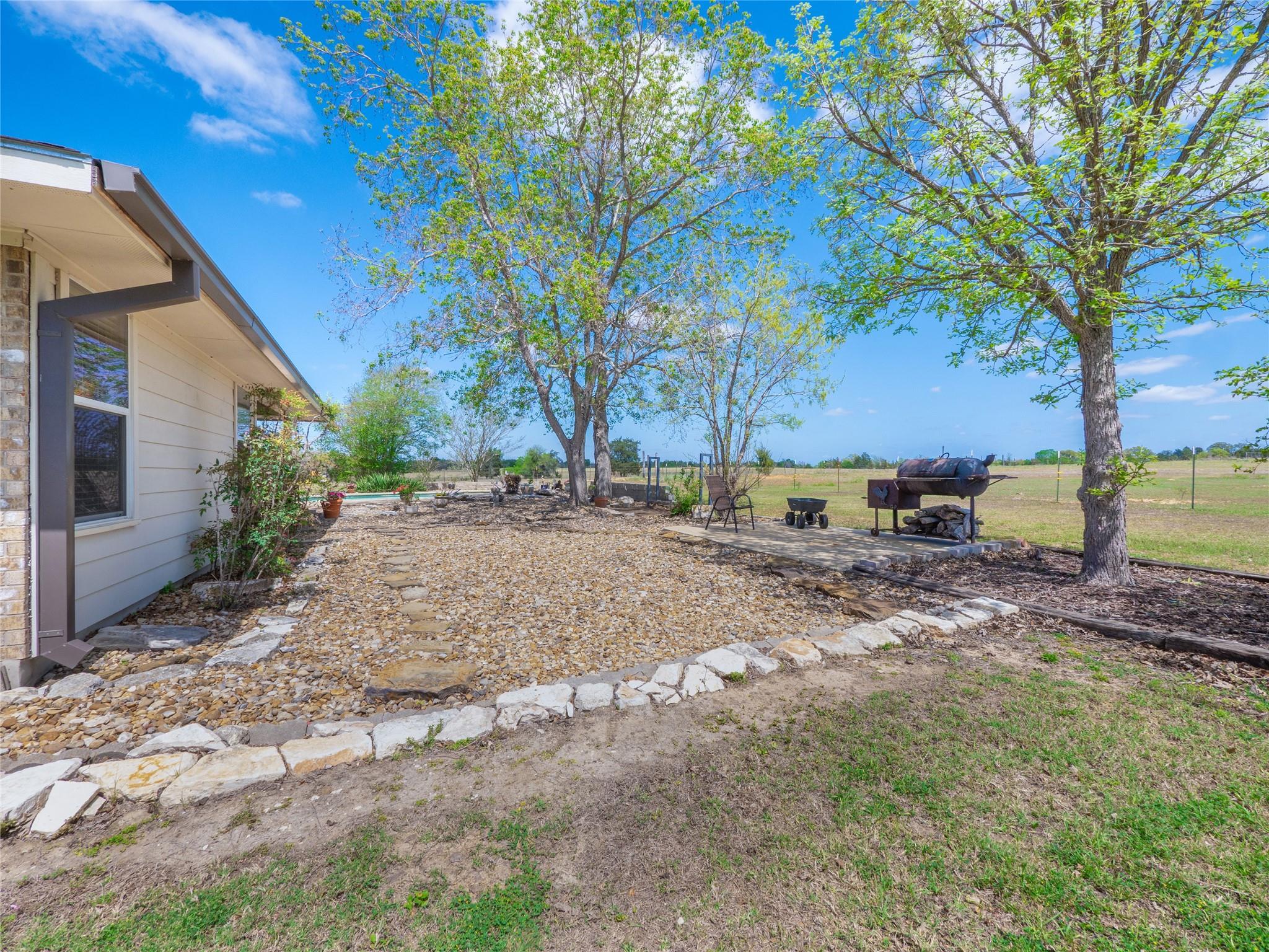 1281 Private Road 7037 Lexington TX 78947