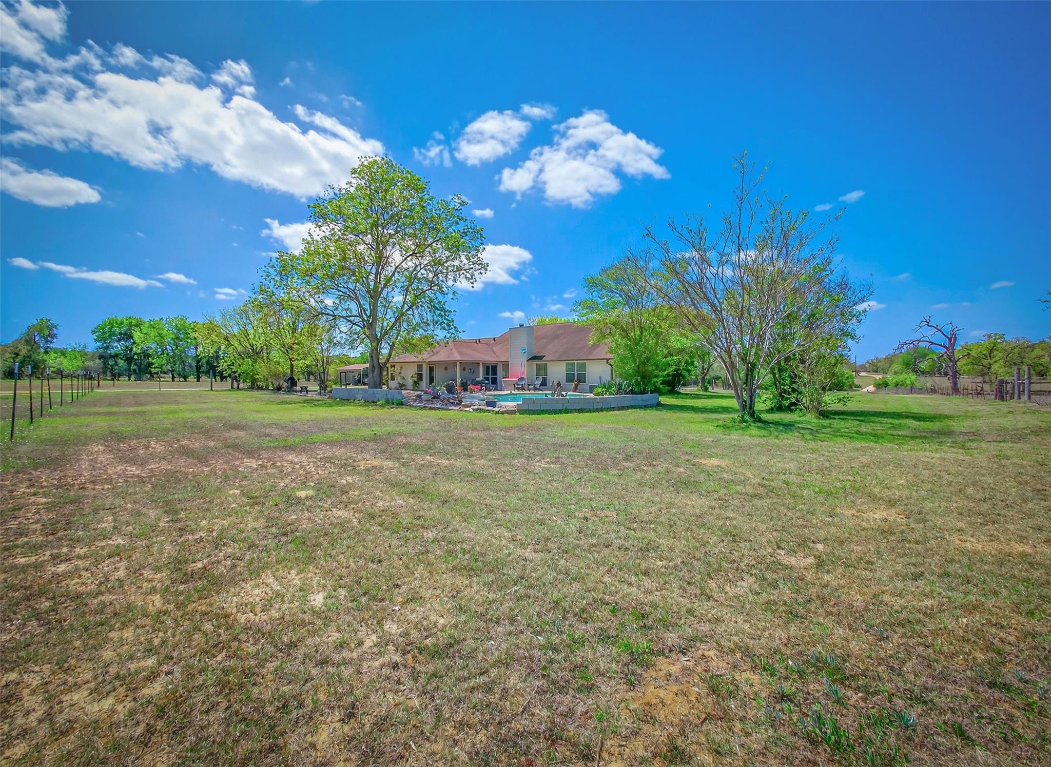 1281 Private Road 7037 Lexington TX 78947