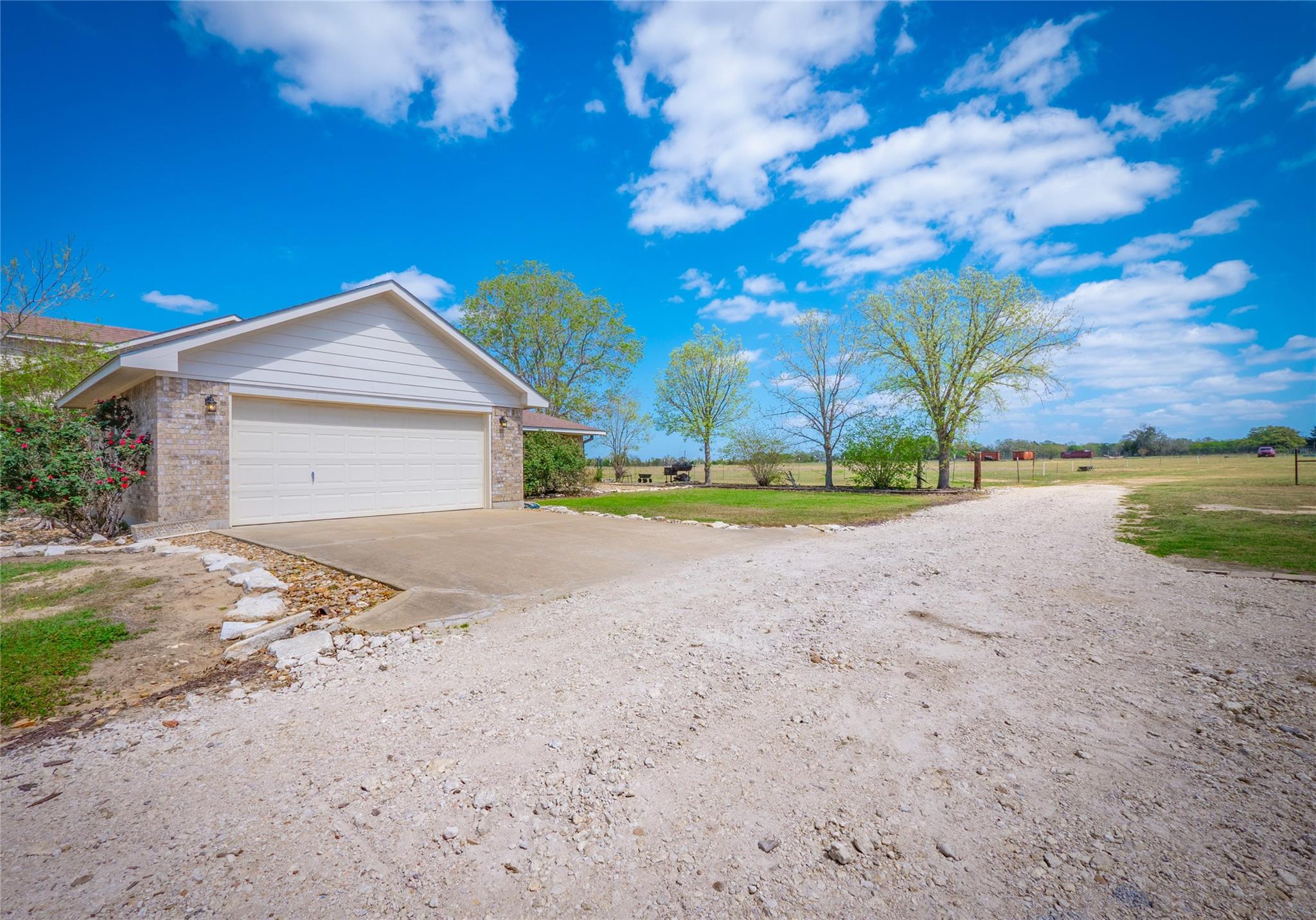 1281 Private Road 7037 Lexington TX 78947