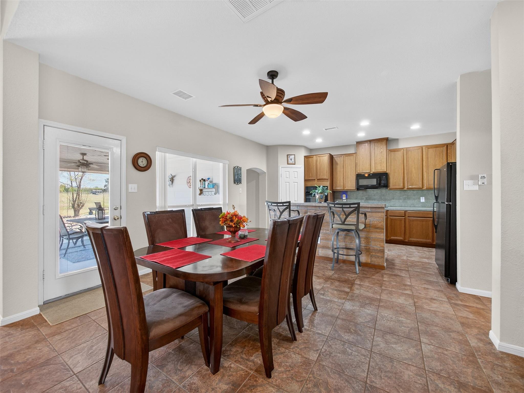 1281 Private Road 7037 Lexington TX 78947