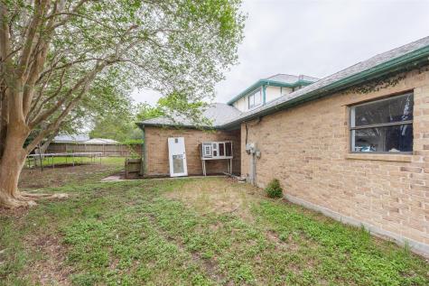320 Long Pointe Drive Portland TX 78374