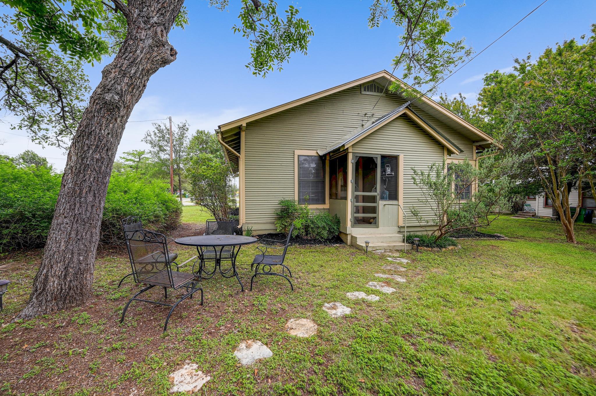 719 Elm Street Blanco TX 78606