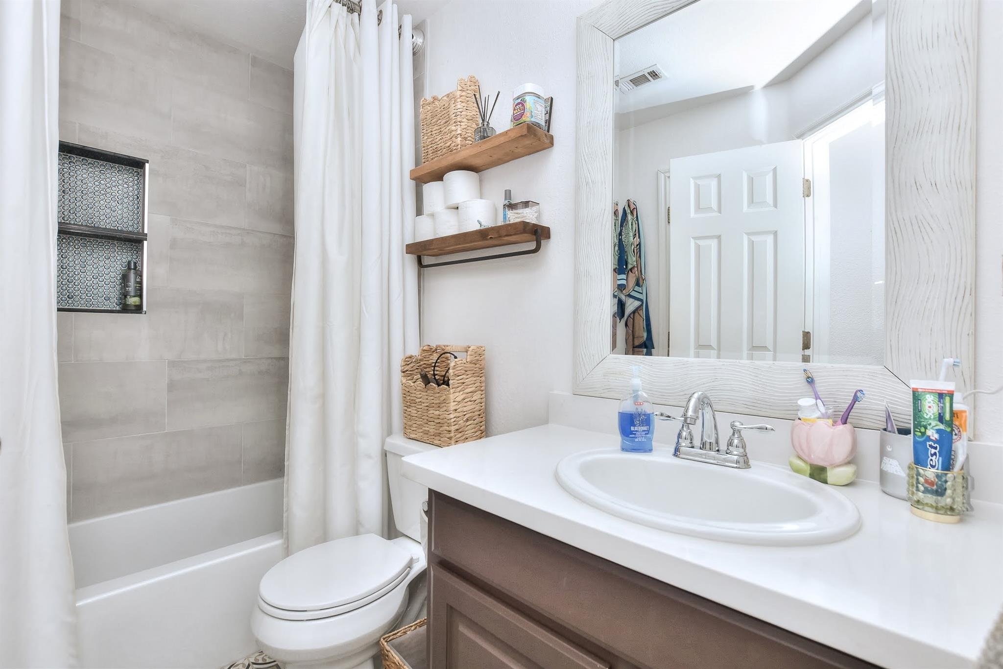 111 Green Grove Georgetown TX 78633