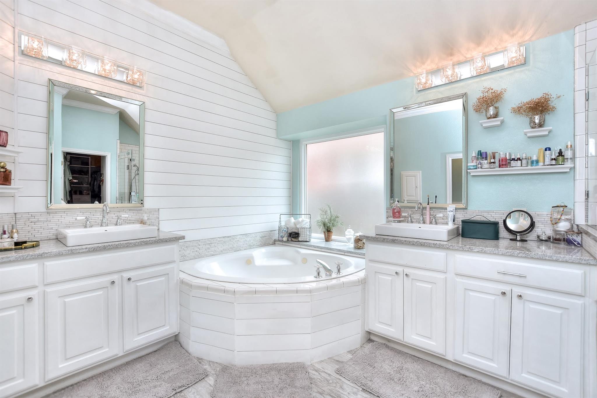 111 Green Grove Georgetown TX 78633