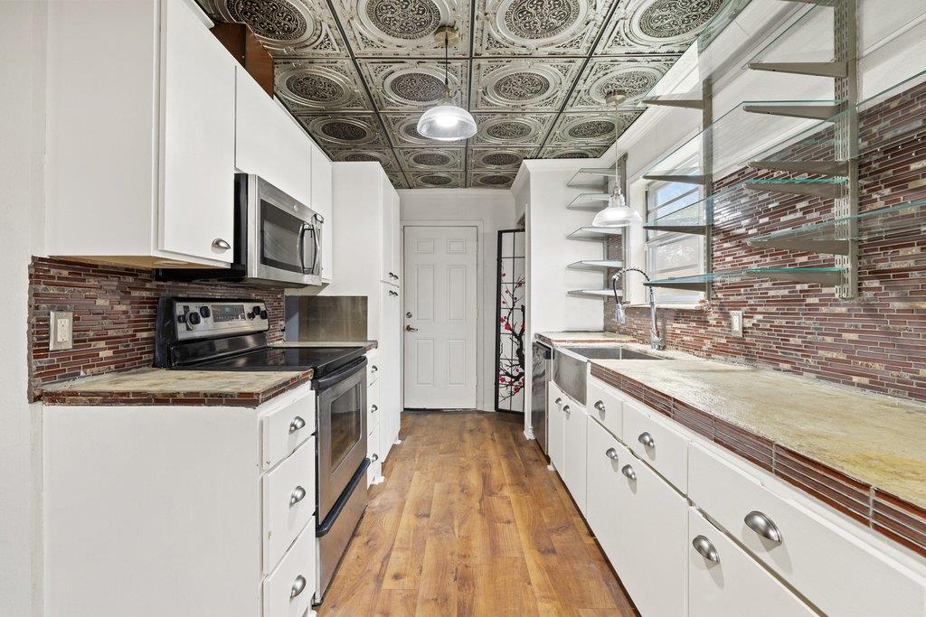 2204 Smith Avenue Taylor TX 76574